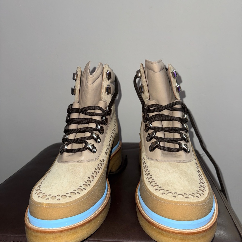 Stylish Beige and Blue Lace-Up Boots - Picture 2 of 9